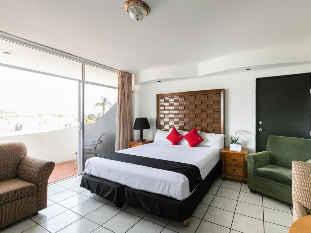 Zona Dorada Suites Mazatlan Dış mekan fotoğraf