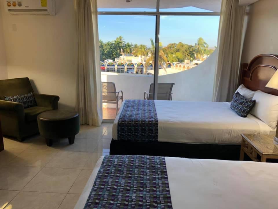 Zona Dorada Suites Mazatlan Dış mekan fotoğraf