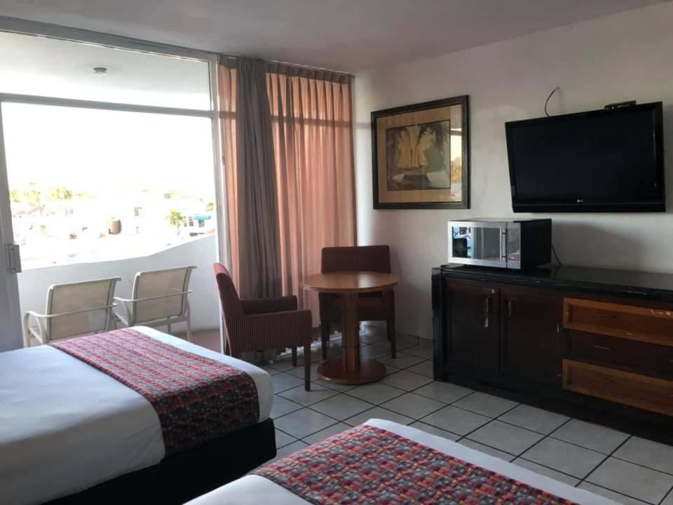 Zona Dorada Suites Mazatlan Dış mekan fotoğraf