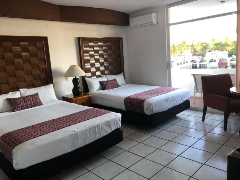 Zona Dorada Suites Mazatlan Dış mekan fotoğraf