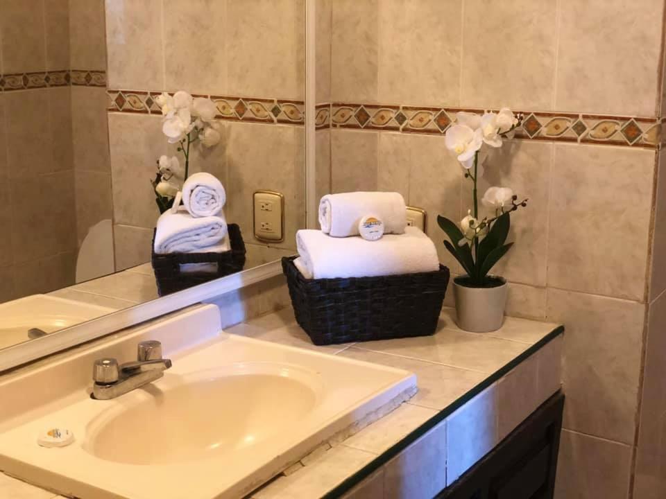 Zona Dorada Suites Mazatlan Dış mekan fotoğraf